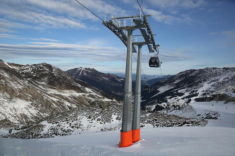 Zum Saison-Start schenkte die AZ 100 Lesern einen exklusiven Pistentag im Zillertal. Die Bilder von der Skigaudi in Hochfügen.