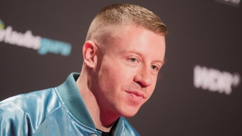 Rapper Macklemore ist auch ein großer Fußball-Fan. Rapper Macklemore ist auch ein großer Fußball-Fan.