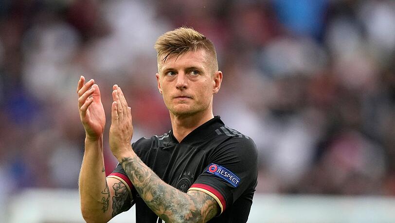 Podcast-Mikro statt DFB-Dress: Toni Kroos plaudert über die Ibiza-Affäre vom FC Bayern