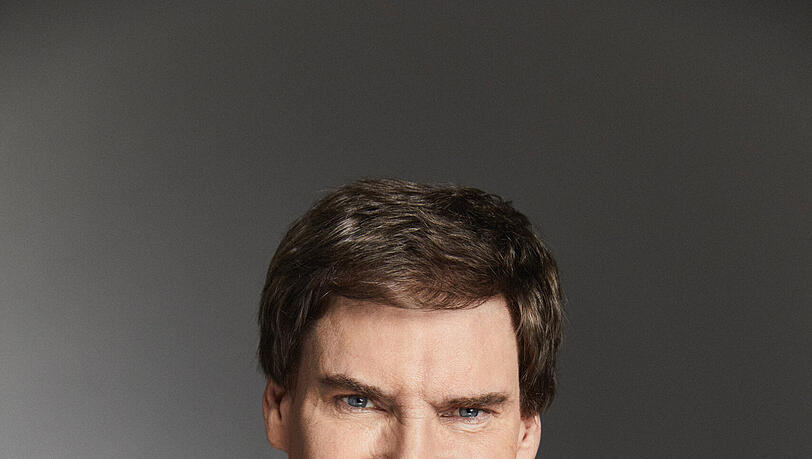 Er zahlt: Carsten Maschmeyer. Zufrieden ist er mit der Pr&auml;mie aber auch nicht.