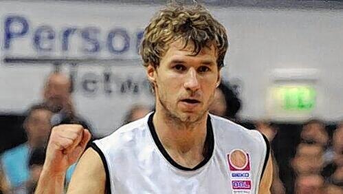 Mit ihm ging's bei den Brose Baskets Bamberg steil bergauf, jetzt soll der Vertrag mit Anton Gavel verlängert werden. Mit ihm ging's bei den Brose Baskets Bamberg steil bergauf, jetzt soll der Vertrag mit Anton Gavel verlängert werden.