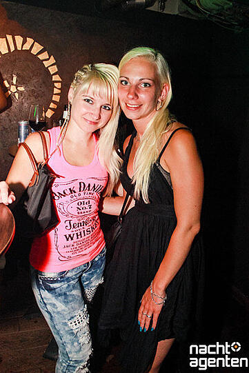 Auch im Gecko Club wurde ausgelassen ins Wochenende gefeiert. Foto: Tom Kiwi