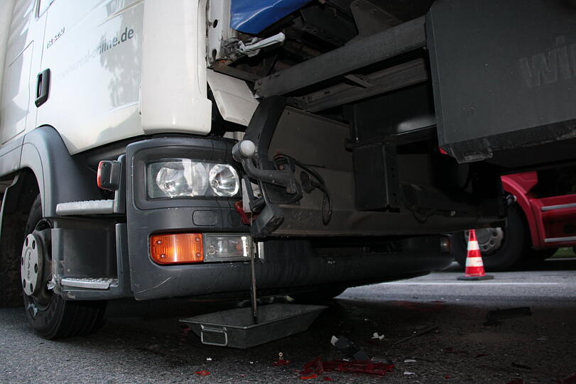 Reichertsheim: Massen-Crash: Hier krachen drei LKW ineinander - Bayern - Abendzeitung München