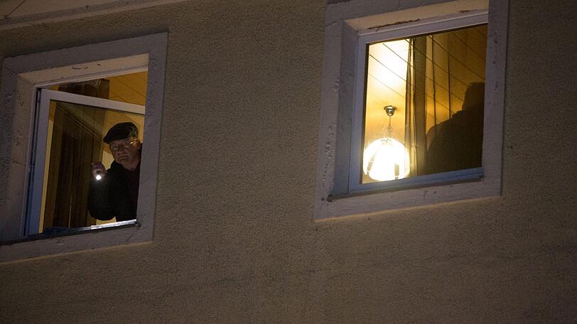 Das Wohnhaus in Treuchtlingen, aus dem der 30-Jährige seine Kinder aus dem zweiten Stock warf.