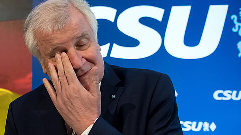 Gezeichnet vom Wahlergebnis: Horst Seehofer am Montag während der Sitzung des CSU-Vorstands in München.