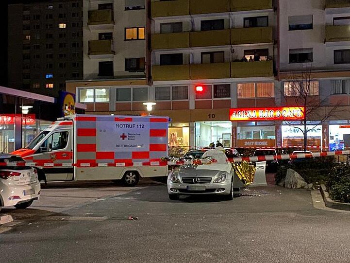 Rettungskräfte in Hanau im Einsatz.