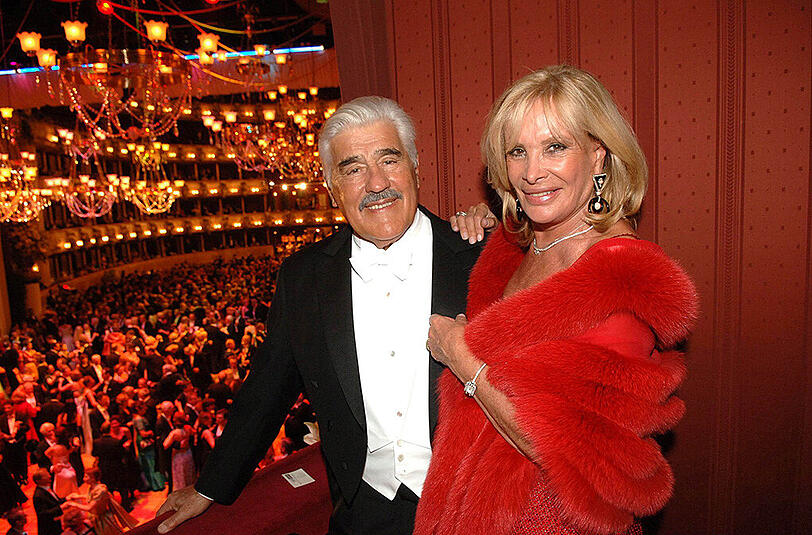 Glamour-Auftritt: Mario und Monique Adorf beim Wiener Opernball.