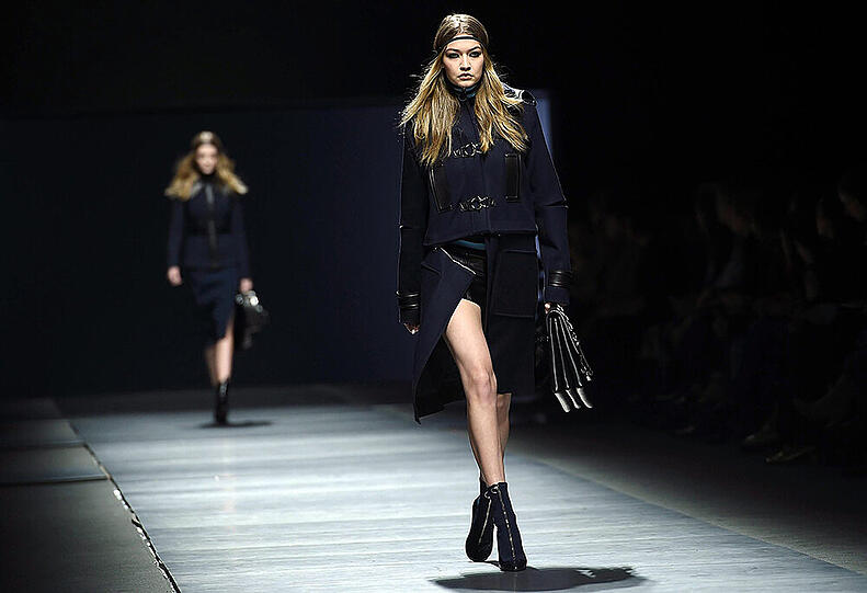 Kaum eine Show wurde so heiß erwartet, wie die von Versace. Die Bilder.