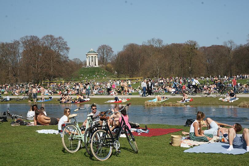 ... entspannen und sonnen im Englischen Garten...