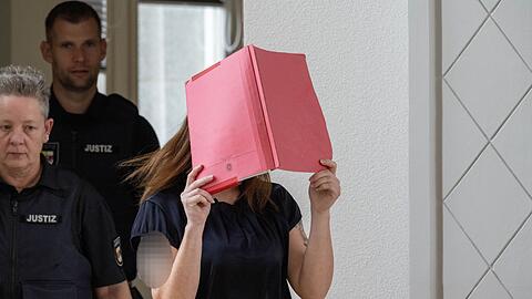 Die Angeklagte schweigt bislang zu den Vorw&uuml;rfen.