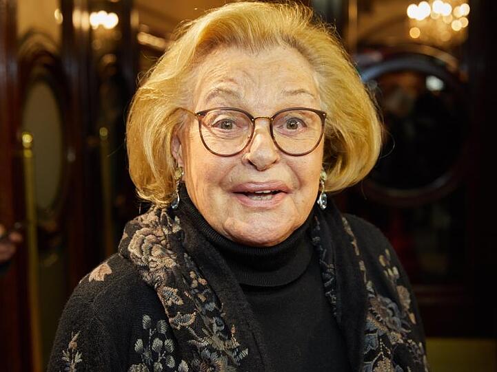 Nadja Tiller steuert auf die 90 zu.