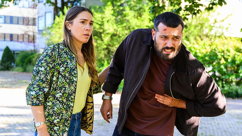 Krankenschwester Elisabeth "Betty" Hertz (Henrike Hahn) muss zum Auftakt der 13. Staffel "Bettys Diagnose" mit ansehen, wie Dr. Tarik Şahin (Nicolas F. T&uuml;rksever) angegriffen wird.