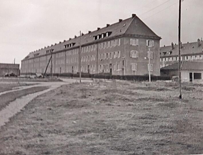 November 1951 in Laim: Wohnblock in der Von-der-Pfordten-Straße.