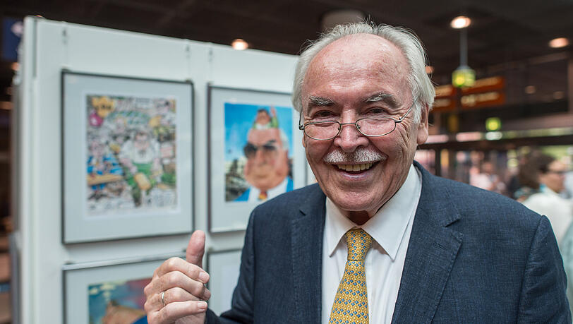 Münchens bekanntester Karikaturist (88) zeichnet seit 2018 wieder exklusiv für die Abendzeitung. Eine Auswahl seiner Arbeiten erscheinen nun in einem neuen Buch (Hardcover, Verlag Attenkofer, 160 Seiten, 24 Euro. Münchens bekanntester Karikaturist (88) zeichnet seit 2018 wieder exklusiv für die Abendzeitung. Eine Auswahl seiner Arbeiten erscheinen nun in einem neuen Buch (Hardcover, Verlag Attenkofer, 160 Seiten, 24 Euro.