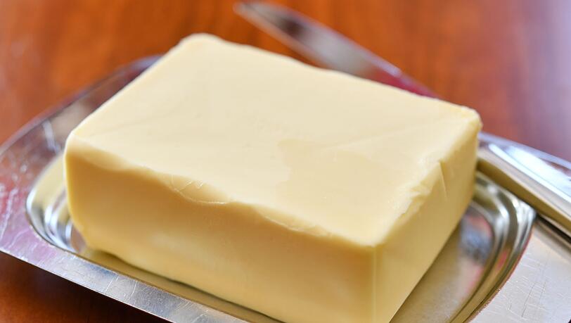 Butter kostet deutlich weniger als noch vor einem Jahr. (Archivbild) Butter kostet deutlich weniger als noch vor einem Jahr. (Archivbild)
