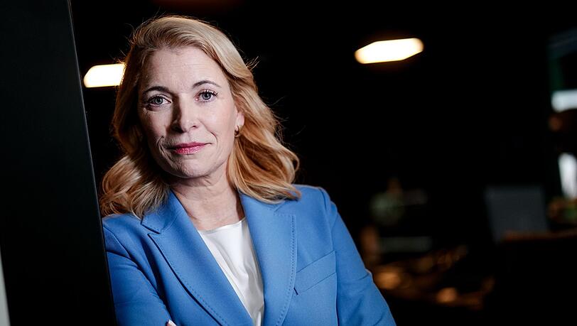 Bahnchefin Evelyn Palla verspricht Fahrg&auml;sten noch f&uuml;r dieses Jahr bessere Fahrgastinformationen. (Archivbild)