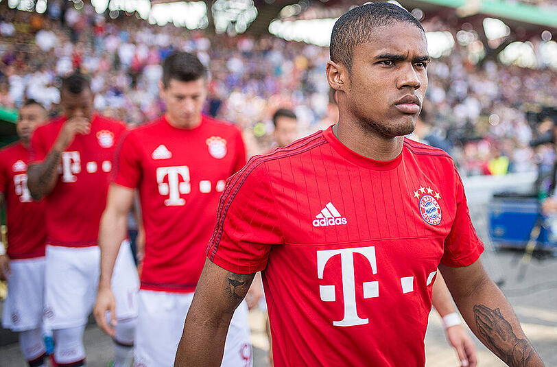 Der Brasilianer Douglas Costa (24) unterschrieb bei den Bayern einen Kontrakt bis Sommer 2020. Der 30 Millionen Euro teure neue Flügelflitzer kommt von Schachtjor Donezk in der Ukraine.