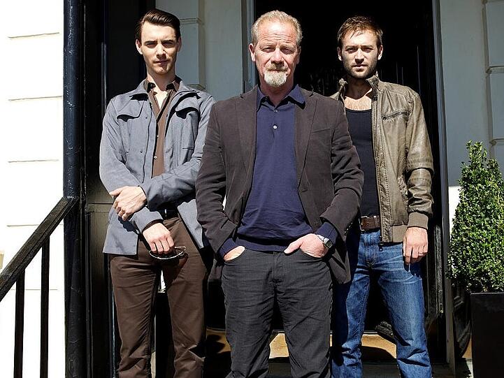 Ex-Gangster Richie Becket (Peter Mullan) mit seinen Söhnen Matty und Cal