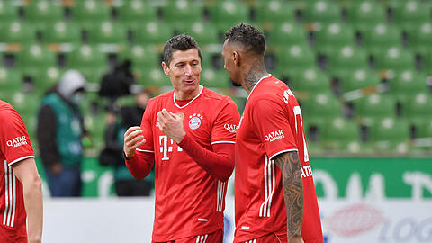 Robert Lewandowski mit Jérôme Boateng, mittlerweile bei Olympique Lyon unter Vertrag.