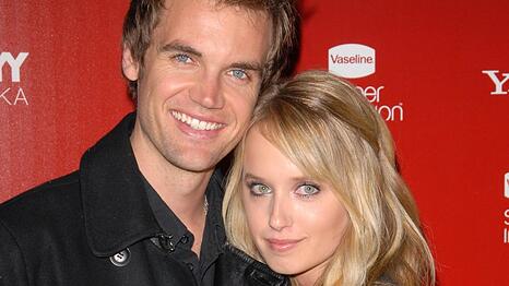 Tyler Hilton und Megan Park waren seit 2006 liiert und seit 2015 verheiratet. Sie haben zwei Kinder.