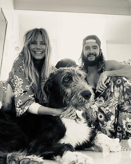 Heidi Klum genießt ihre Dreisamkeit mit Mann Tom und Hund ganz ungeschminkt.