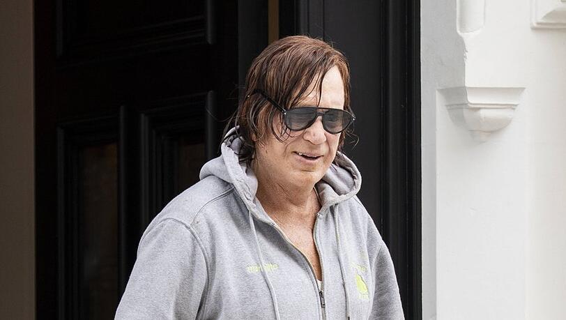 Mickey Rourke schilderte nach dem Gerichtsurteil schlechte Wohnbedingungen im Mietshaus.