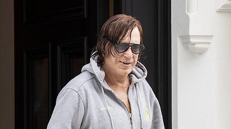 Mickey Rourke schilderte nach dem Gerichtsurteil schlechte Wohnbedingungen im Mietshaus.