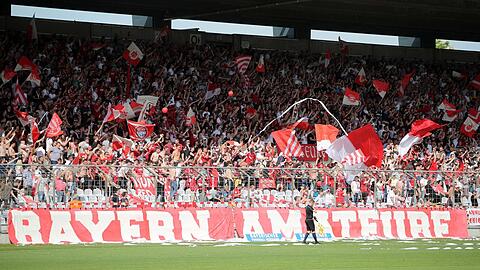 Die Fans des FC Bayern sind bereits heiß auf das Derby gegen den TSV 1860.