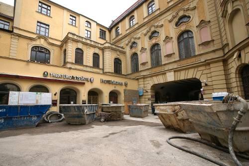 Das Deutsche Theater wird gründlich saniert.