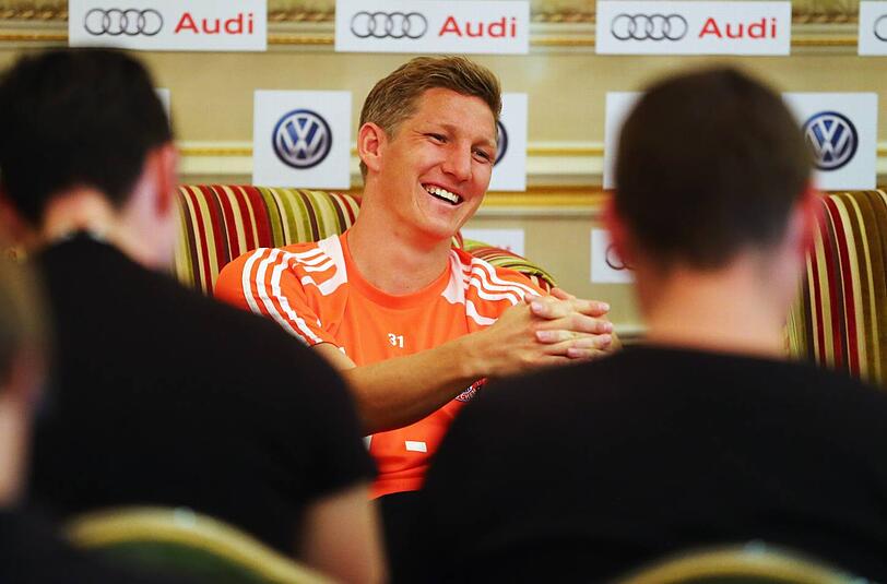 Bastian Schweinsteiger beim Pressetalk in Doha, Katar. Der FC Bayern verbringt dort sein Trainingslager.
