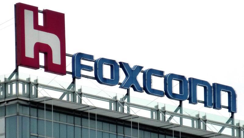 In den zumeist chinesischen Fabriken von Foxconn werden auch Geräte für diverse andere Elektronik- und PC-Firmen produziert. In den zumeist chinesischen Fabriken von Foxconn werden auch Geräte für diverse andere Elektronik- und PC-Firmen produziert.