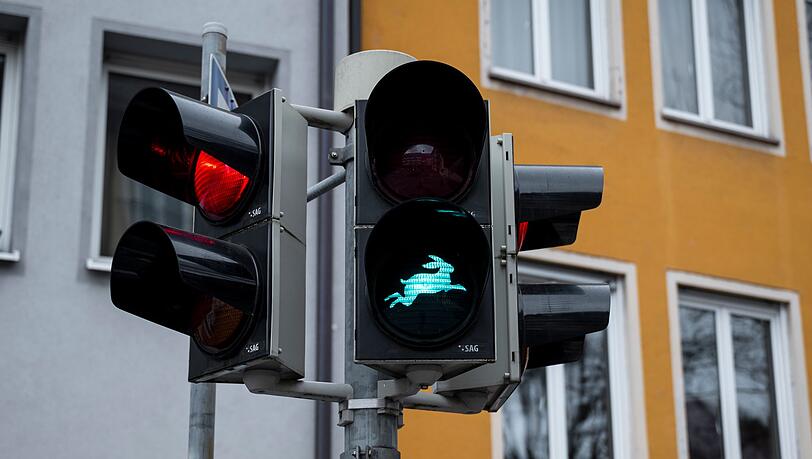 Die Fu&szlig;g&auml;ngerampel mit dem Hasen von D&uuml;rer ist als Pilotprojekt zun&auml;chst bis Ende 2028 befristet.