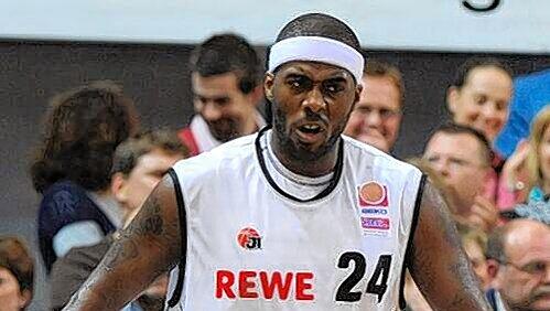 Gesund, aber lust- und erfolglos: Die Einstellung seines Centers Elton Brown bringt Bambergs Manager Heyder auf die Palme. Gesund, aber lust- und erfolglos: Die Einstellung seines Centers Elton Brown bringt Bambergs Manager Heyder auf die Palme.