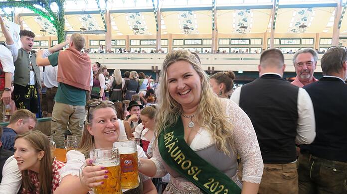 Stimmungskanonen auf der Wiesn: Die Bräurosl, verkörpert von Verena Gaulinger.