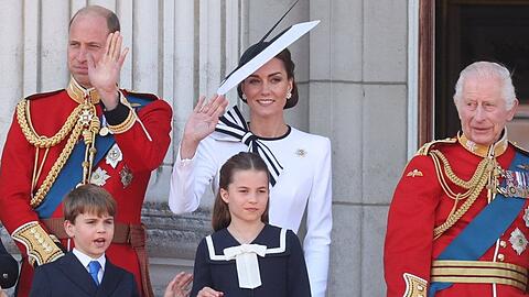Erster öffentlicher Auftritt nach der krankheitsbedingten Auszeit: Prinzessin Kate mit ihrer Familie im Juni bei Trooping the Colour.