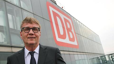 Der für die Infrastruktur zuständige Bahn-Vorstand Ronald Pofalla informiert über die Investitionspläne des Konzerns für 2020.