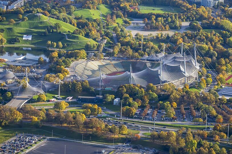 Wird München wieder olympisch? Darüber berät der Stadtrat am Mittwoch in der Vollversammlung. Bis Anfang Juni muss die Stadt ihre Bewerbungsunterlagen fertigstellen und einreichen. Wird München wieder olympisch? Darüber berät der Stadtrat am Mittwoch in der Vollversammlung. Bis Anfang Juni muss die Stadt ihre Bewerbungsunterlagen fertigstellen und einreichen.