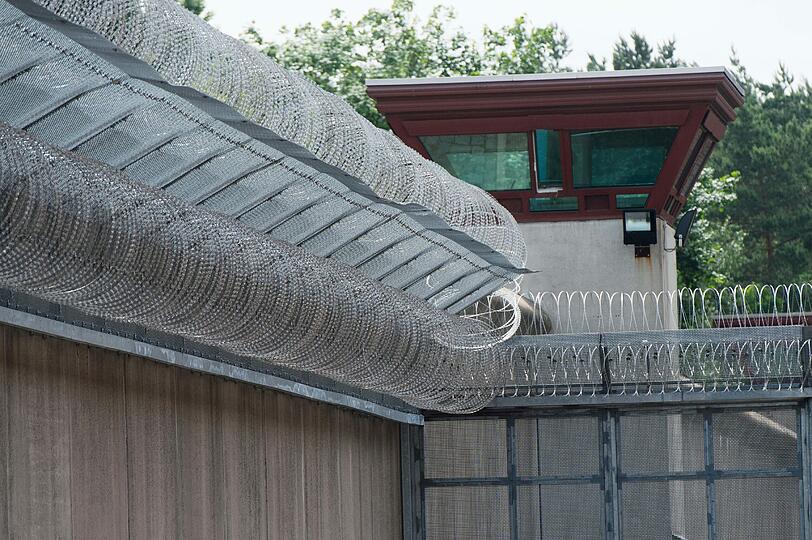 Der 63-Jähriger soll auch nach Absitzen seiner Strafe in der JVA untergebracht werden.