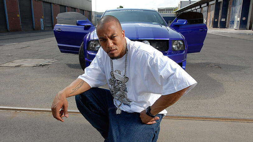 Ein Bild aus dem Jahr 2005: Als Rapper "Deso Dogg" verherrlicht Denis Cuspert Protz und Gewalt.