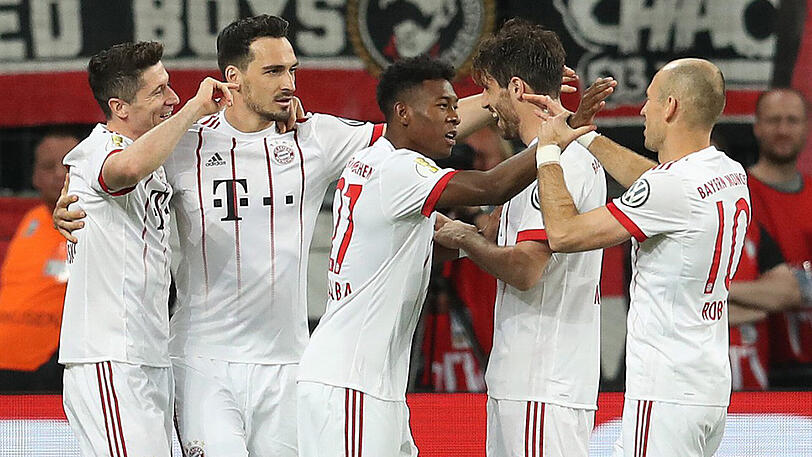 Bayern-Jubel nach dem frühen 1:0 durch Javi Martínez.