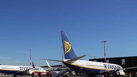 Maschinen der Ryanair auf dem Flughafen Hamburg.