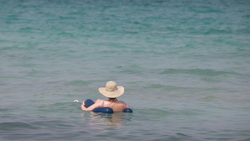 Das Mittelmeer wird immer wärmer und ein Bad bei Wassertemperaturen um die 30 Grad bringt keine Erfrischung mehr. (Archivbild) Das Mittelmeer wird immer wärmer und ein Bad bei Wassertemperaturen um die 30 Grad bringt keine Erfrischung mehr. (Archivbild)
