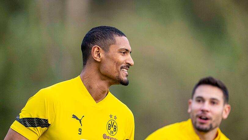 Gut gelaunt wieder im Kreise der Kollegen: BVB-Profi Sébastien Haller.