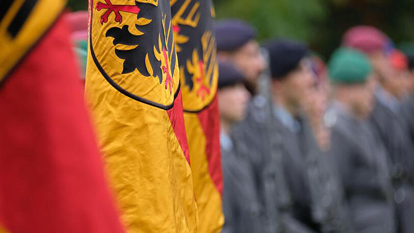 Die Wehrpflicht in Deutschland war zum 1. Juli 2011 nach 55 Jahren ausgesetzt worden, weil die Bundesregierung keine sicherheitspolitische und militärische Begründung mehr dafür sah.