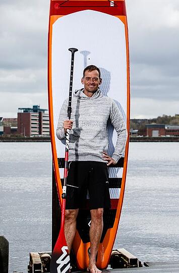 Mit diesem Paddleboard fuhr Timm Kruse 3.000 km über die Donau.