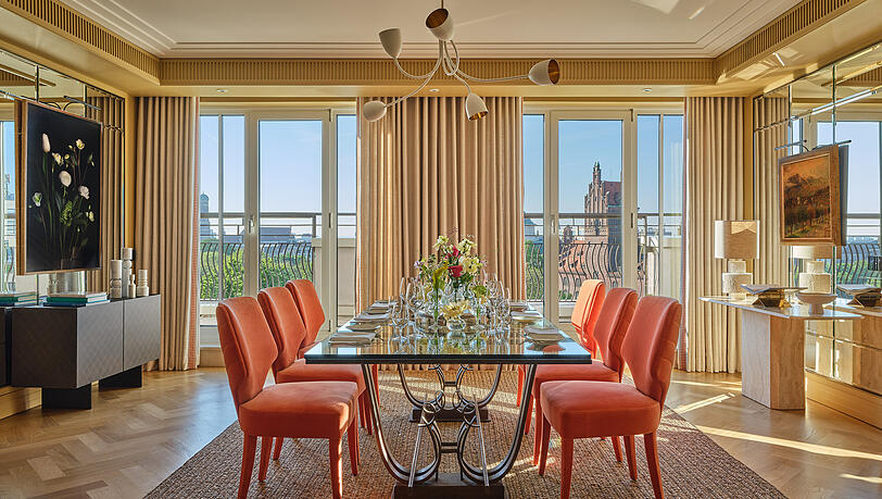 Gemütlich und farbenfroh: Das ist der Essbereich der "Royal Monforte Suite". Gemütlich und farbenfroh: Das ist der Essbereich der "Royal Monforte Suite".