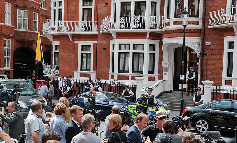 Julian Assange: Ecuador : Wiki-Leaks Gründer darf bleiben - Bilder - Abendzeitung München