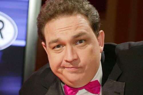 TV-Satiriker Oliver Kalkofe auf Facebook: "Da fehlen mir gerade die Worte... noch vor ein paar Wochen saß ich mit ihm zusammen beim Wer wird Millionär - Special... und ich kann nur bestätigen, was im Grunde alle über ihn sagen werden: er war einer der freundlichsten, herzlichsten und einfach nettesten Menschen in dieser Branche. R.I.P., lieber Dicki... wir werden dich sehr vermissen!"