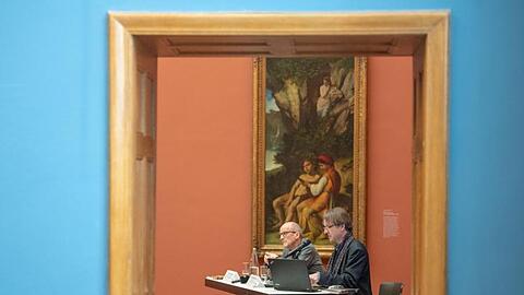 Bernhard Maaz(r), Generaldirektor Bayerische Staatsgemäldesammlungen, und Martin Schawe bei einer Pressekonferenz. Foto: Lino Mirgeler