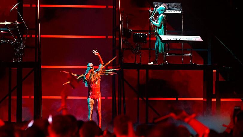 Lord of the Lost mit ihrem Song "Blood & Glitter" beim ESC-Finale in Liverpool.